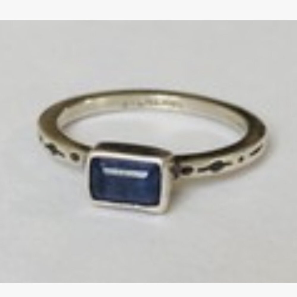 Vintage  Sundance Catalog Sterling Silver Iolite Ring